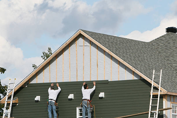Professional Siding technician working in Somerset, OH